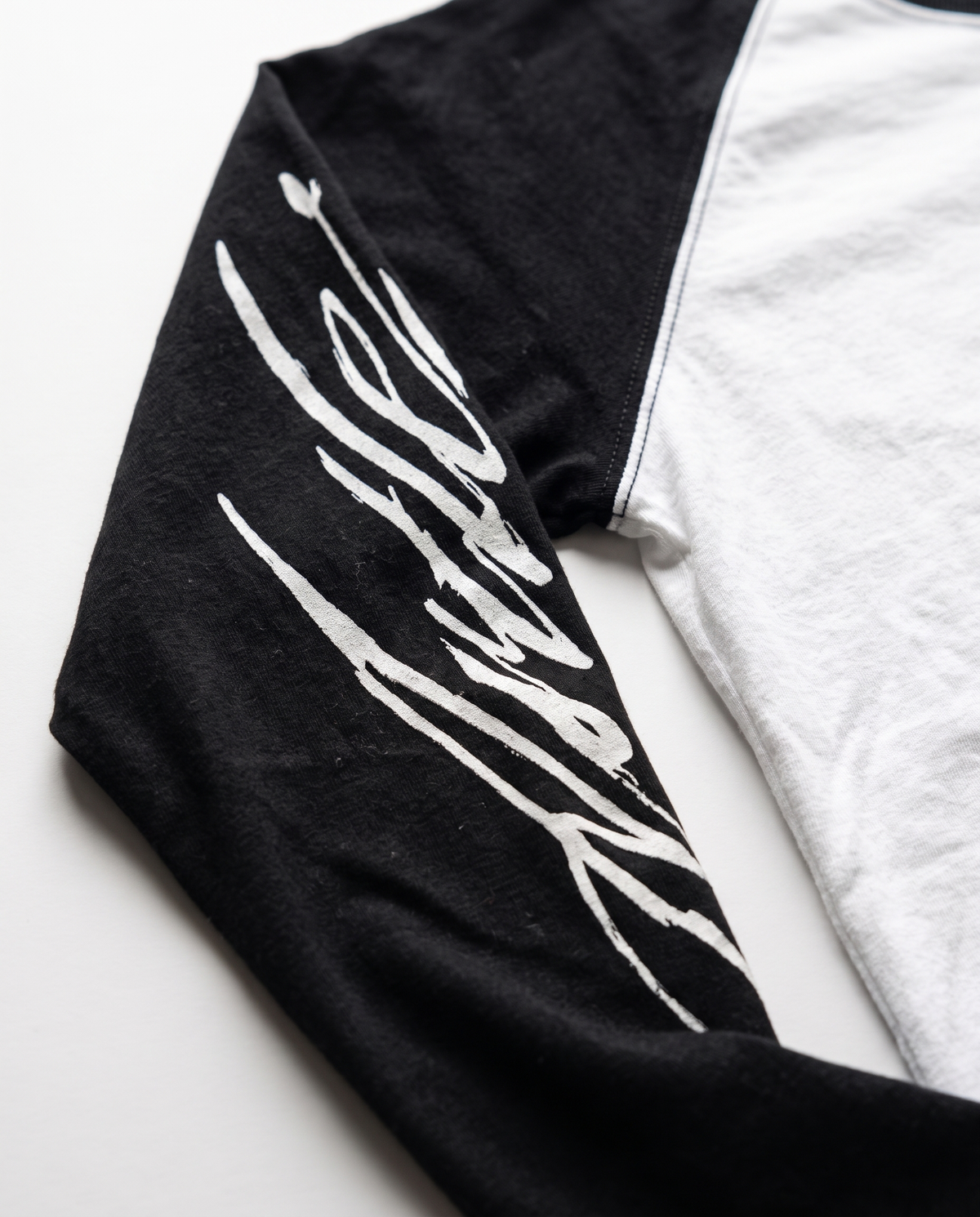 Astleyz Signature Raglan – sleeve detail