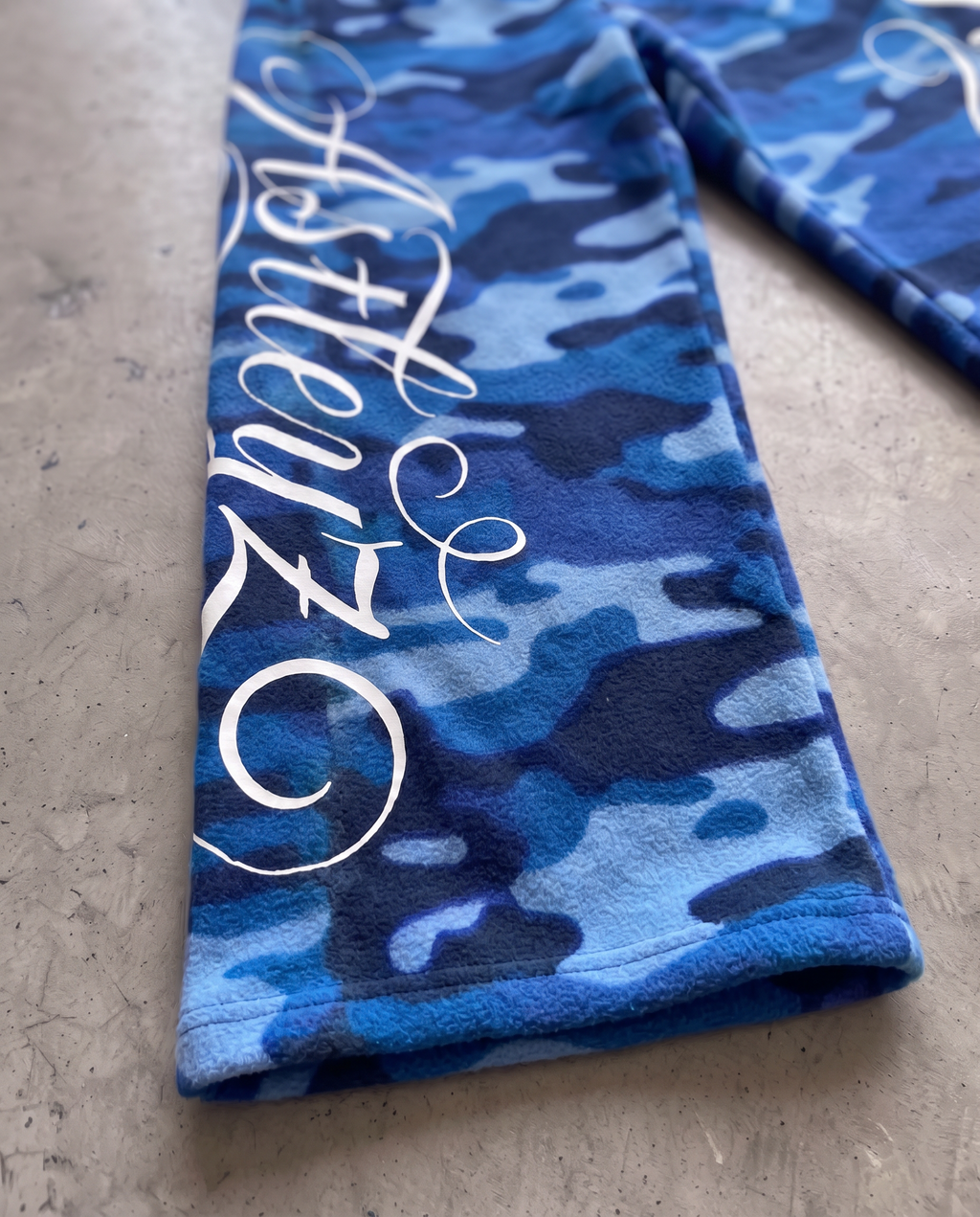 Astleyz Blue Script Camo Set – script detail