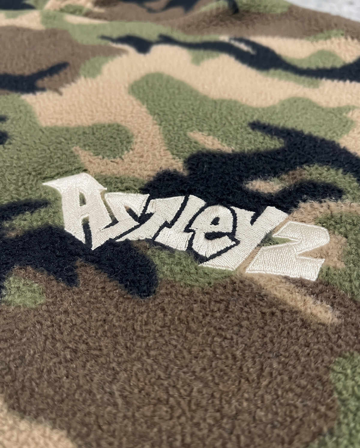 Astleyz Military Camo Set – embroidered logo detail